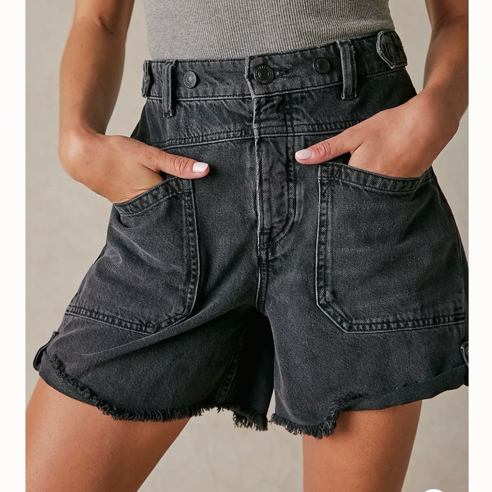 Free People Black Palmer mid rise shorts